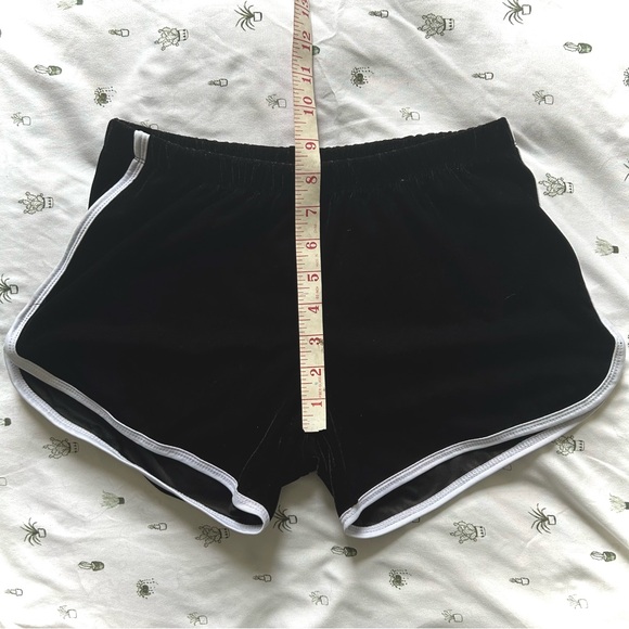 Velvet-like Crop Tank and Shorts Set - Picture 7 of 8